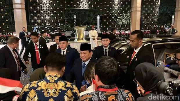 Prabowo Tiba di India, Disambut Antusias Mahasiswa dan Siapkan Perjanjian Bilateral dengan India