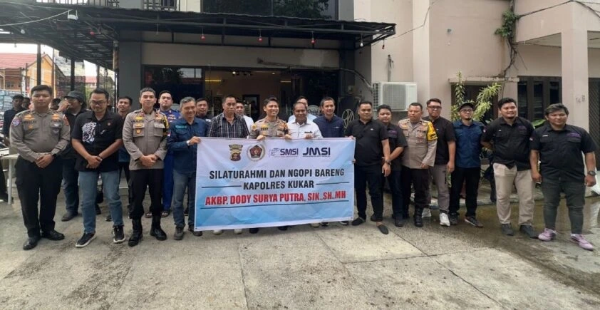 Kapolres Kukar Jalin Silaturahmi dengan Jurnalis di Kutai Kartanegara