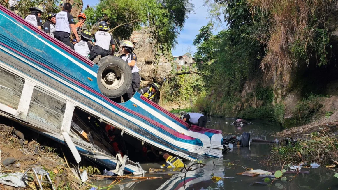 Tragedi Maut di Guatemala: Bus Jatuh ke Jurang, 54 Orang Tewas