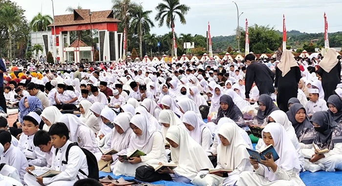 Pemkab Kukar Gelar GEMA Ribuan Pelajar Bersatu dalam Lantunan Ayat Suci