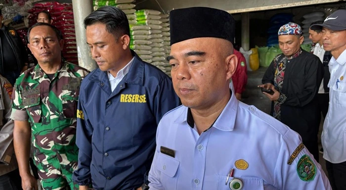 Sidak di Pasar Tenggarong, Pemkab Kukar Pastikan Stok Bapokting Aman