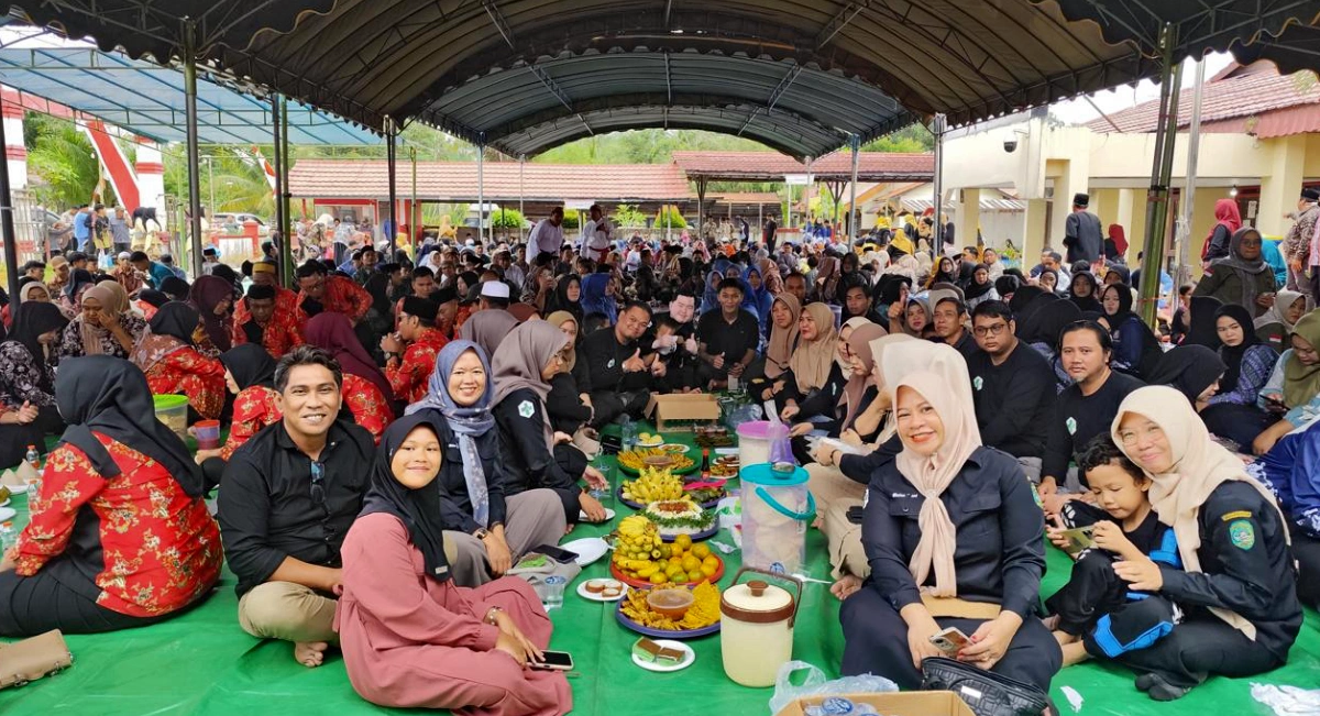 Beseprah di HUT Sebulu, Simbol Syukur dan Persaudaraan