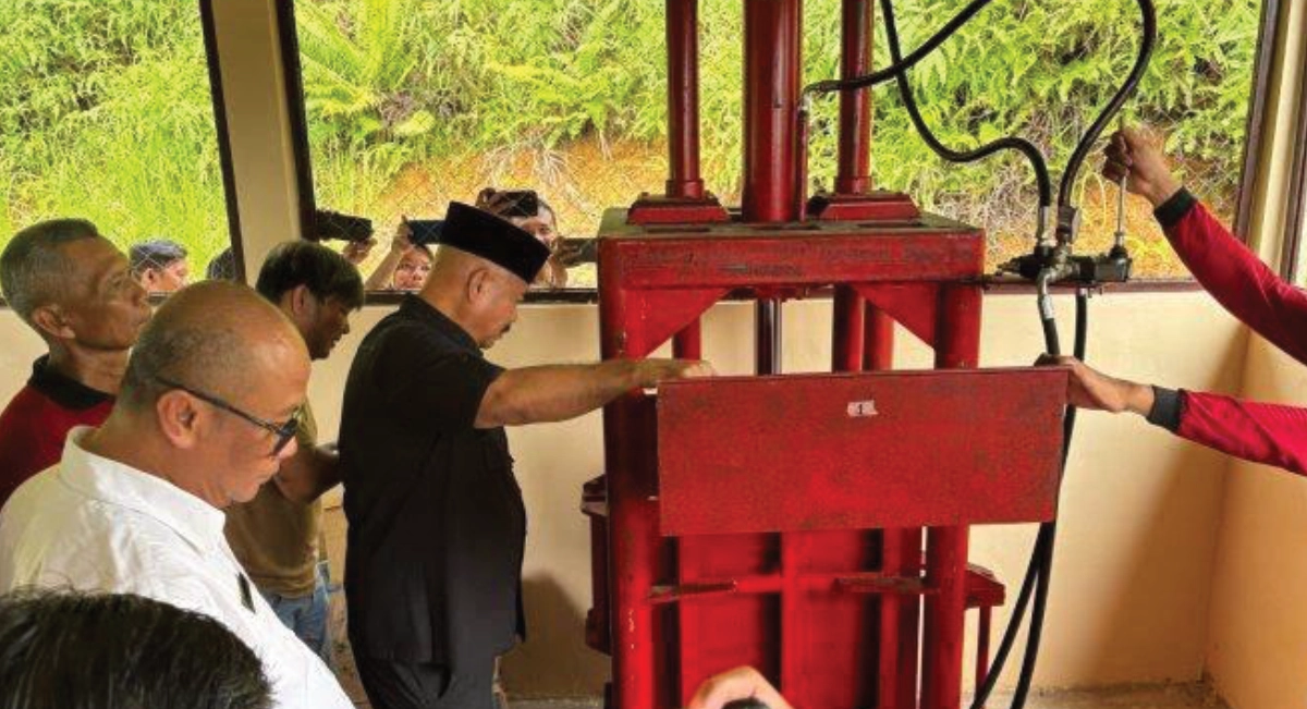 Edukasi Lingkungan Melalui Bank Sampah, Bupati Kukar Dorong Perubahan Pola Hidup Warga
