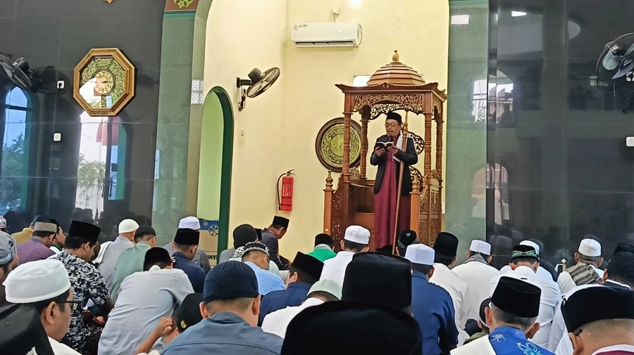 Khutbah Idul Adha di Masjid Al-Amanah Gunung Sentul, Ustaz Munahir Tekankan Makna Kurban sebagai Investasi Akhirat