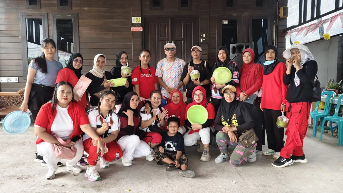 Dari Lomba Makan Kerupuk Hingga Zumba, Warga Mangkuraja 5 RT 59 Loa Ipuh Peringati HUT ke-80 RI