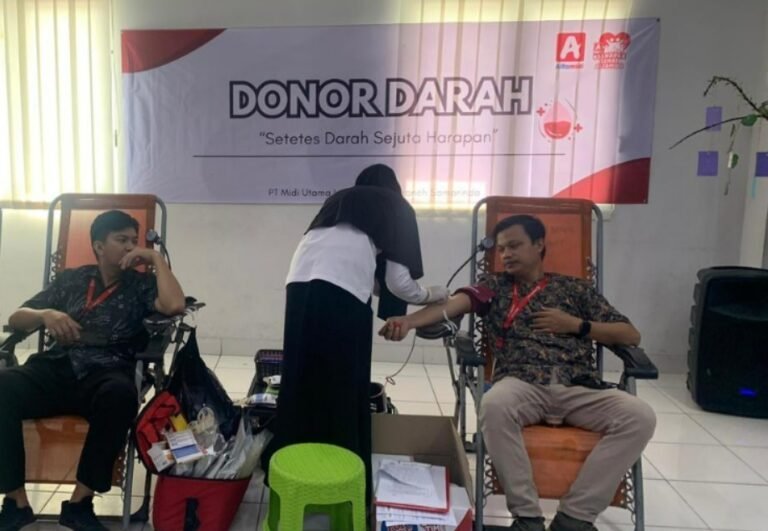 Alfamidi Samarinda Gelar Donor Darah Bersama PMI, Kumpulkan Puluhan Kantong Darah untuk Kebutuhan Masyarakat