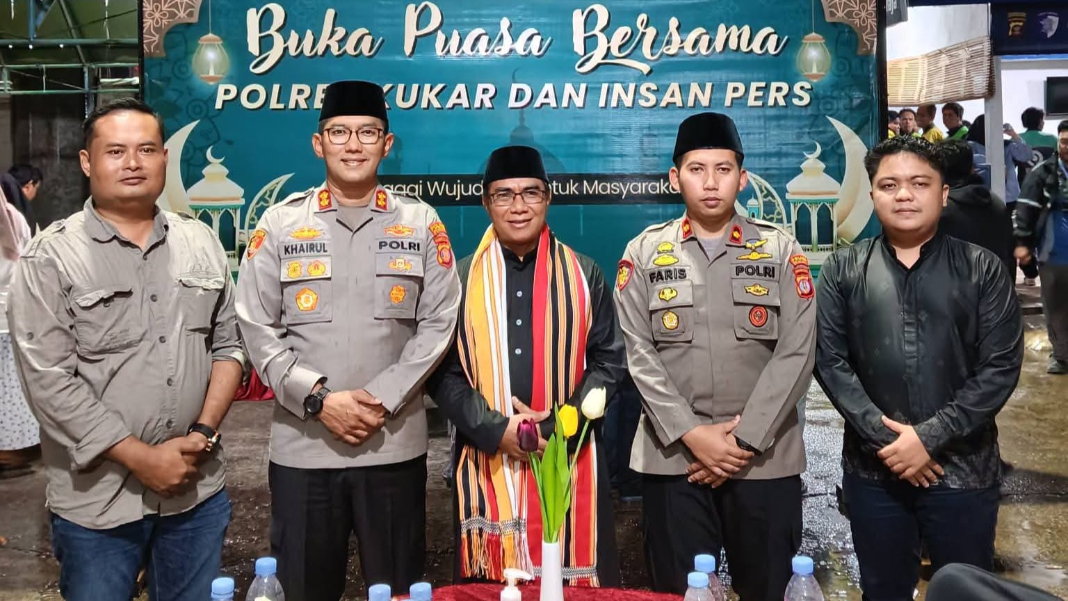 Buka Puasa Bersama Polres Kukar di Pos Pulau Kumala, Pererat Silaturahmi dengan Wartawan dan Ojol