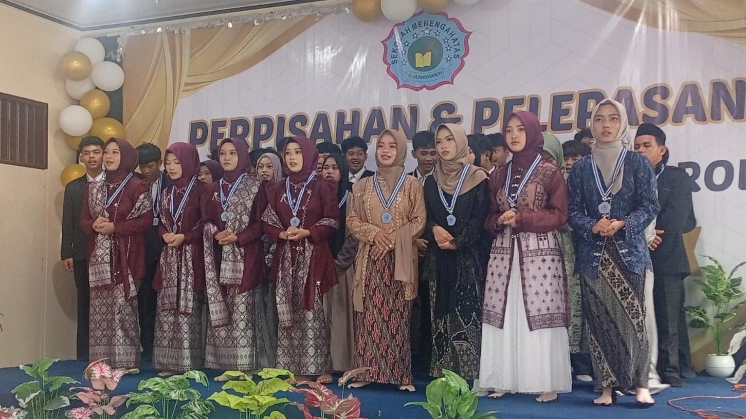 Pelepasan Siswa SMA Al Munawwaroh di Tenggarong, Dorong Lulusan Lanjut ke Perguruan Tinggi