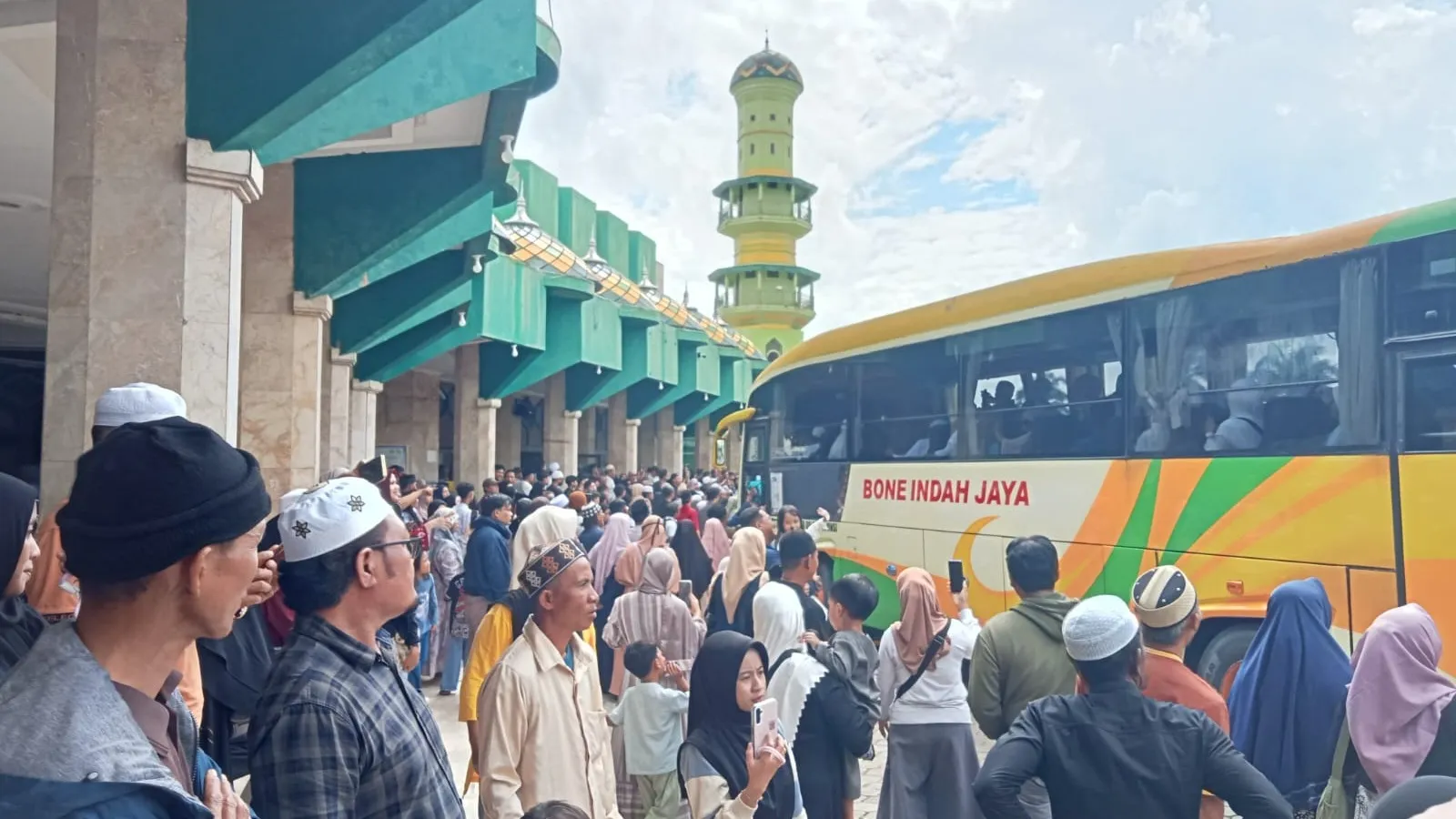 Jemaah Haji Kukar Kloter 6 Tiba di Tenggarong, Seluruh Jemaah Dalam Kondisi Sehat